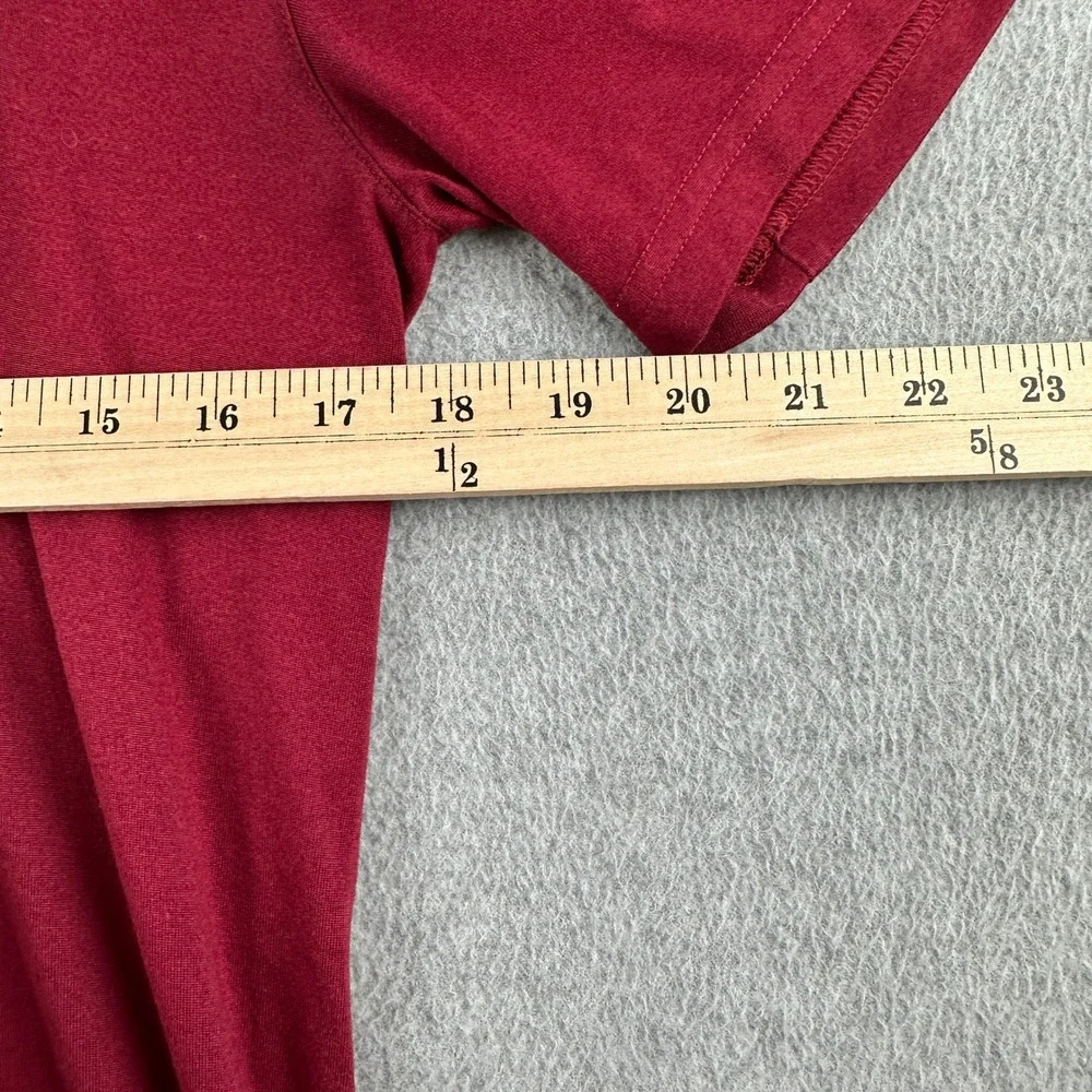 Nike T-Shirt Mens Medium Red The Nike Tee Athletic Cut Dri-Fit Graphic Swoosh